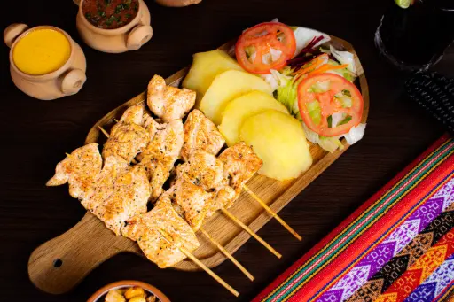 ANTICUCHOS DE POLLO