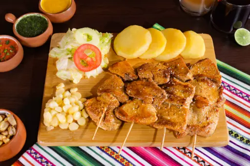 ANTICUCHOS DE UBRE DE VACA